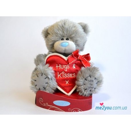Мишка Тедди с сердцем-плакатом Hugs and kisses 18 см (G01W2040)